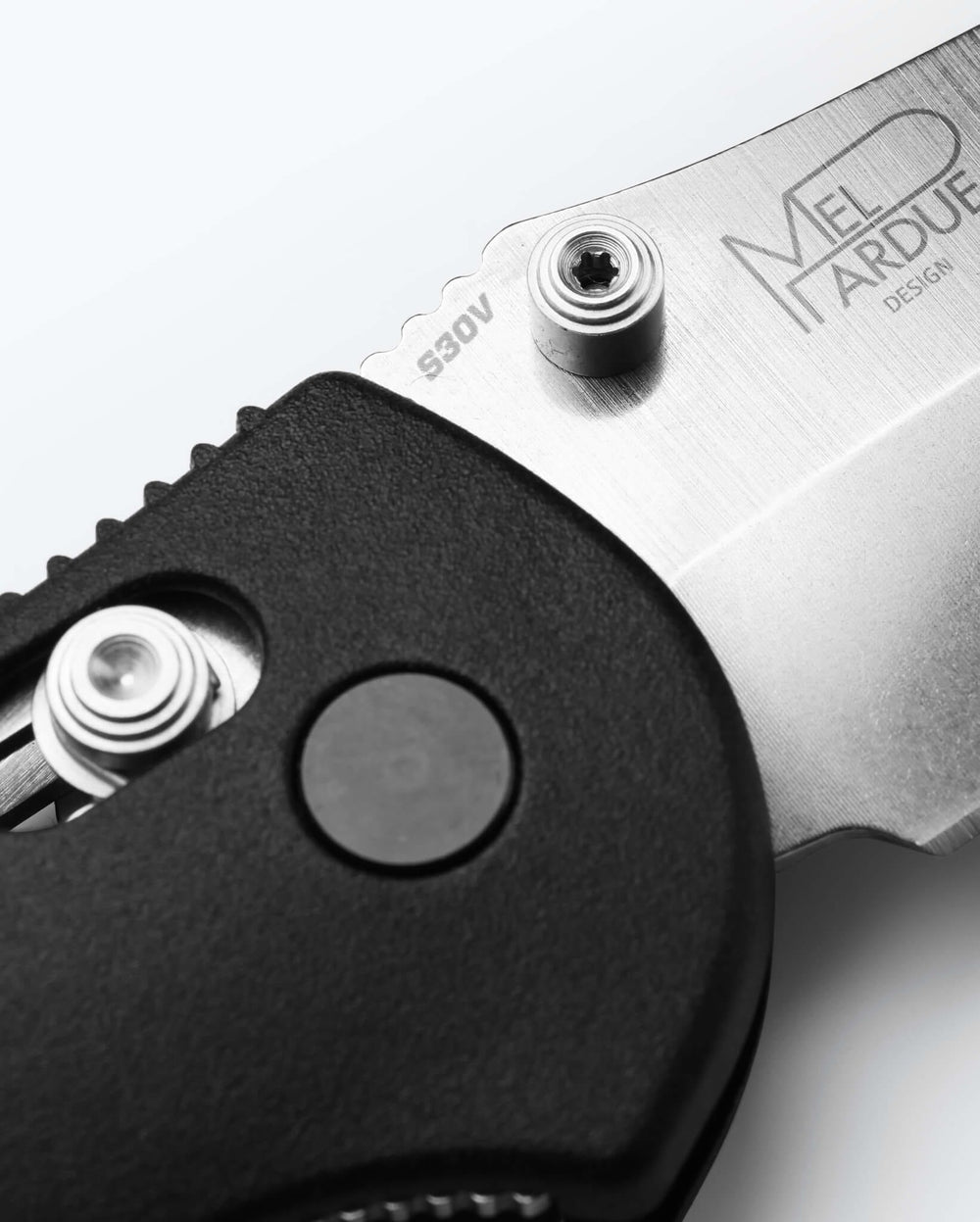 Seventh product image showing a close up of knife