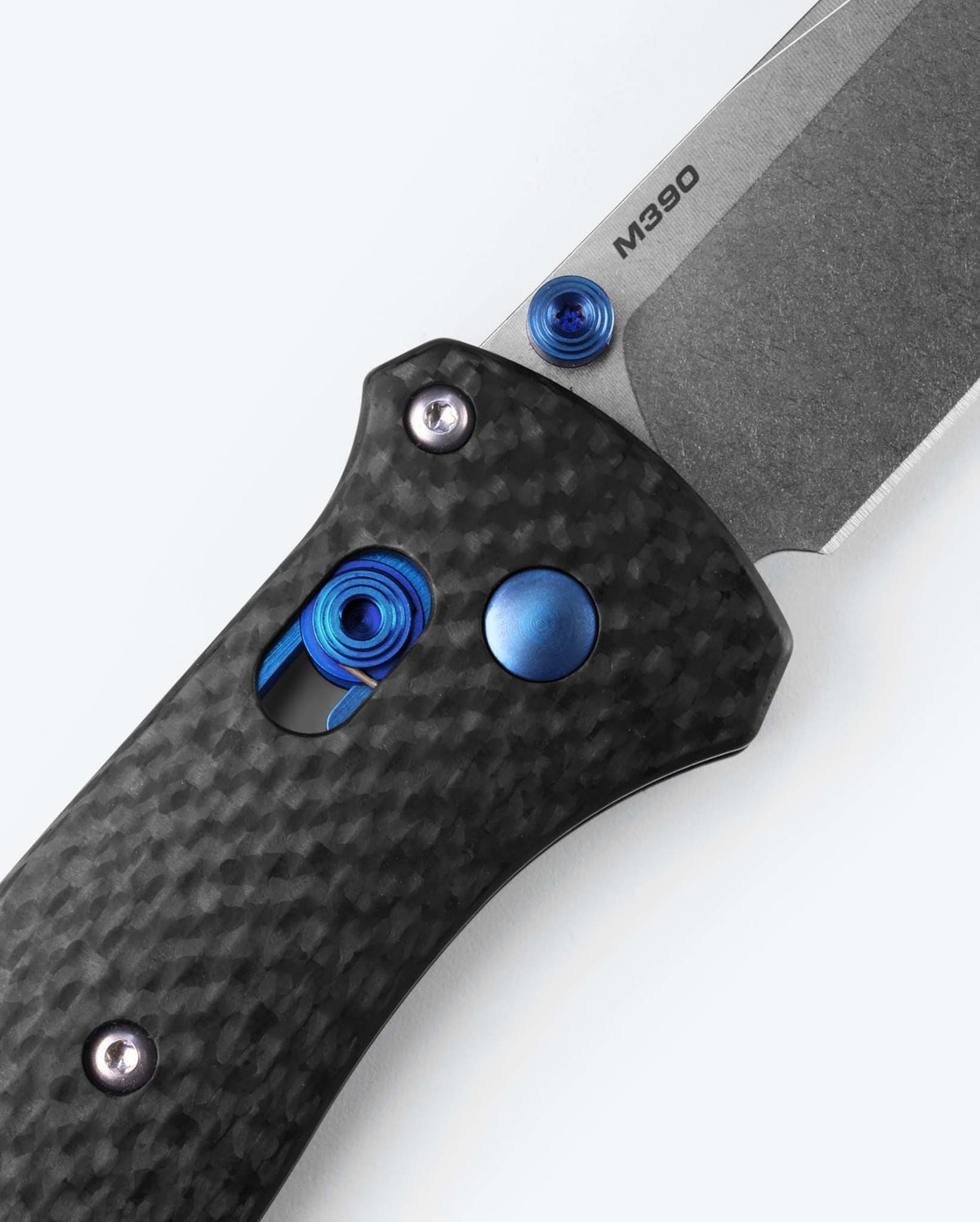 Seventh product image showing a close up of knife