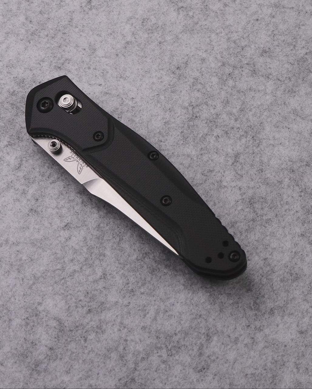 Product video showcasing knife features